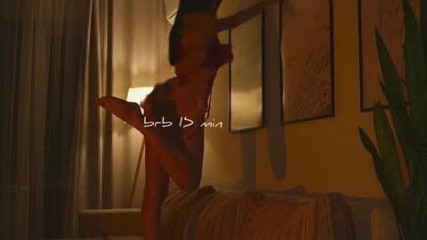 Molly online show from 12.15.25