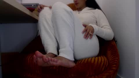 Snapshot of xxxbellalola chatting on 02.20.25 Lola online show from 02.20.25