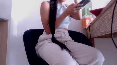 Snapshot of xxxbellalola chatting on 03.04.25 Lola online show from 03.04.25
