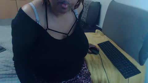 Snapshot of xxxbustybabe27x chatting on 09.29.25 Ayanda online show from 09.29.25