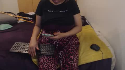 Snapshot of xxxbustybabe27x chatting on 11.02.25 Ayanda online show from 11.02.25