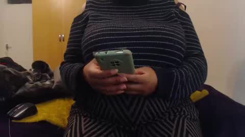 Snapshot of xxxbustybabe27x chatting on 11.06.25 Ayanda online show from 11.06.25