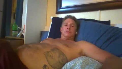 Snapshot of xxxelentdick chatting on 04.06.26 deeeeznutz online show from 04.06.26