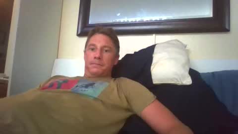 Snapshot of xxxelentdick chatting on 04.11.26 deeeeznutz online show from 04.11.26