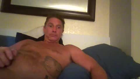Snapshot of xxxelentdick chatting on 04.13.26 deeeeznutz online show from 04.13.26
