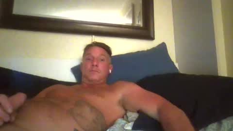 Snapshot of xxxelentdick chatting on 04.21.26 deeeeznutz online show from 04.21.26