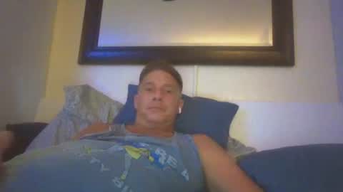 Snapshot of xxxelentdick chatting on 04.22.26 deeeeznutz online show from 04.22.26