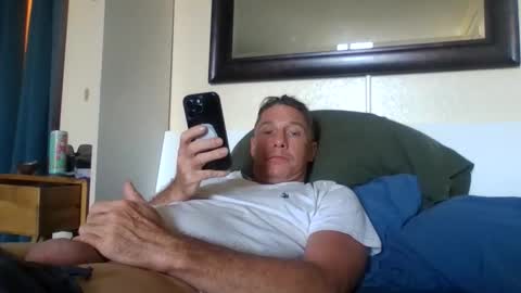 Snapshot of xxxelentdick chatting on 05.05.26 deeeeznutz online show from 05.05.26