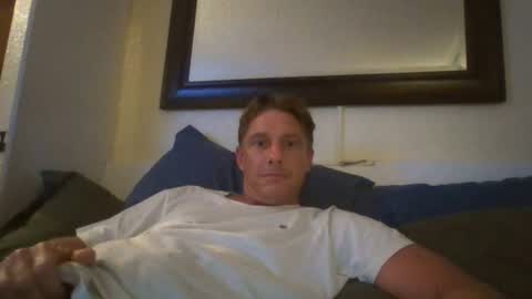 Snapshot of xxxelentdick chatting on 08.05.26 deeeeznutz online show from 08.05.26
