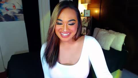 OLIVIA online show from 12.08.24