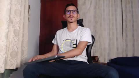 Snapshot of xxxhome_alonexxx chatting on 09.28.25 Kev online show from 09.28.25