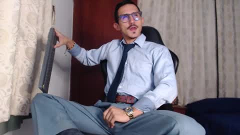 Snapshot of xxxhome_alonexxx chatting on 09.30.25 Kev online show from 09.30.25