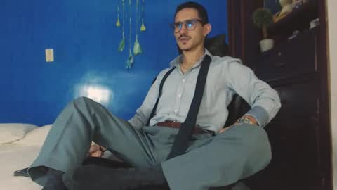 Snapshot of xxxhome_alonexxx chatting on 10.29.25 Kev online show from 10.29.25