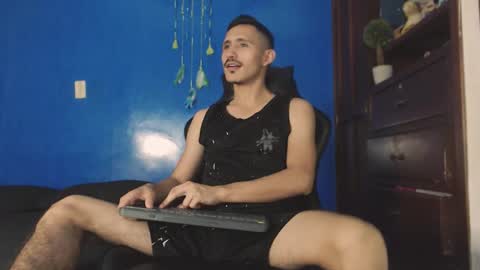 Snapshot of xxxhome_alonexxx chatting on 11.02.25 Kev online show from 11.02.25