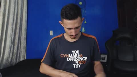 Snapshot of xxxhome_alonexxx chatting on 11.04.25 Kev online show from 11.04.25