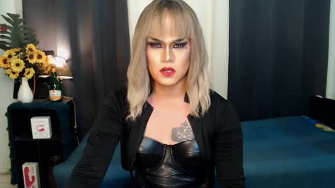 Snapshot of xyournightmarequeenx chatting on 12.30.24 QueenMarina online show from 12.30.24