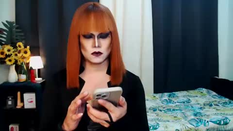 Snapshot of xyournightmarequeenx chatting on 09.17.25 QueenMarina online show from 09.17.25