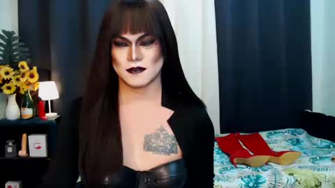 Snapshot of xyournightmarequeenx chatting on 09.22.25 QueenMarina online show from 09.22.25