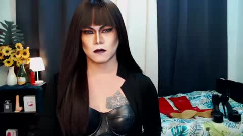 Snapshot of xyournightmarequeenx chatting on 09.28.25 QueenMarina online show from 09.28.25