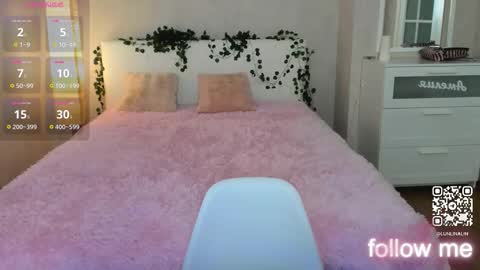 Snapshot of y0ung_lina18 chatting on 10.15.25 Lina online show from 10.15.25