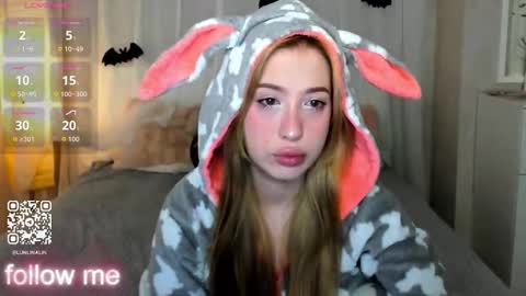 Snapshot of y0ung_lina18 chatting on 11.01.25 Lina online show from 11.01.25