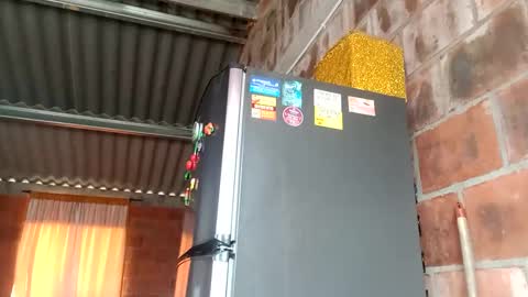 Snapshot of yajz chatting on 10.03.25 Yajz online show from 10.03.25