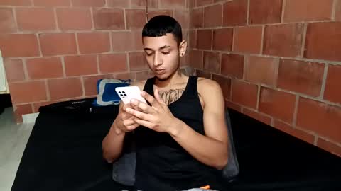 Snapshot of yajz chatting on 10.25.25 Yajz online show from 10.25.25