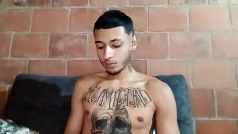 Snapshot of yajz chatting on 11.20.25 Yajz online show from 11.20.25