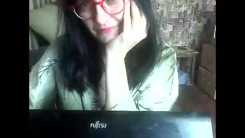 Snapshot of yanafiesta chatting on 10.18.25 yanafiesta online show from 10.18.25