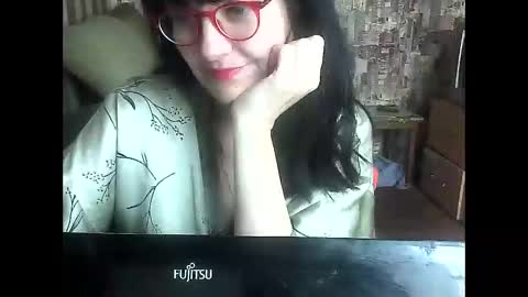 Snapshot of yanafiesta chatting on 10.20.25 yanafiesta online show from 10.20.25