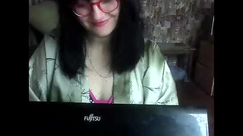 Snapshot of yanafiesta chatting on 10.21.25 yanafiesta online show from 10.21.25