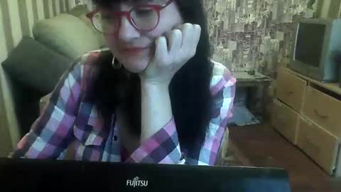 Snapshot of yanafiesta chatting on 11.17.25 yanafiesta online show from 11.17.25