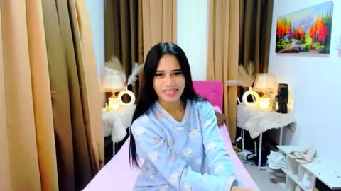 Yanna online show from 10.14.25