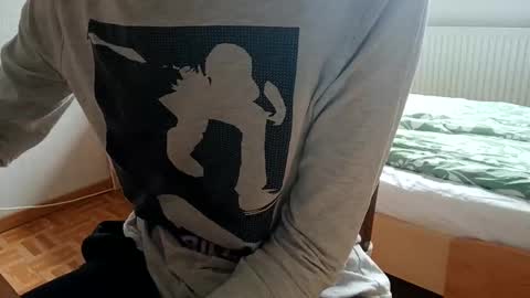 yanp541 online show from 10.19.25