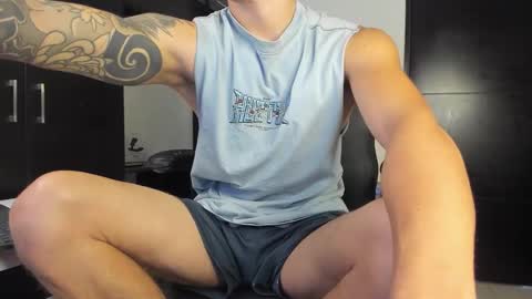 Snapshot of yanpaul83 chatting on 09.30.25 yanpaul83 online show from 09.30.25