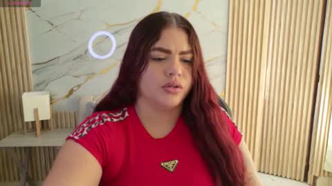 Snapshot of yara22_ chatting on 11.18.25 Yara online show from 11.18.25