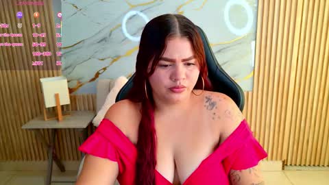 Snapshot of yara22_ chatting on 12.03.25 Yara online show from 12.03.25