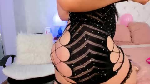 Snapshot of yara_bliss_ chatting on 10.02.25 Yara Bliss online show from 10.02.25