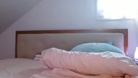 Snapshot of yarabrynnn chatting on 09.30.25 YARA online show from 09.30.25