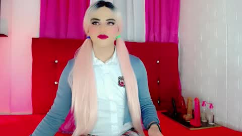 Snapshot of yarethrousss chatting on 09.30.25 yarethrousss online show from 09.30.25