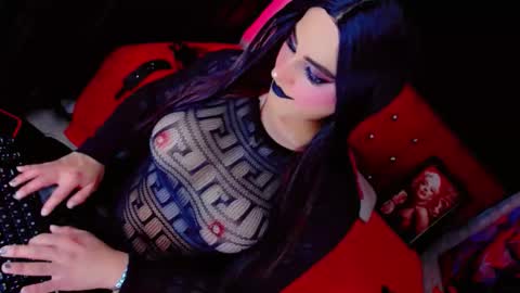 yarethrousss online show from 01.15.26