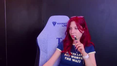 Snapshot of yasemina_ chatting on 05.15.26 Yase online show from 05.15.26