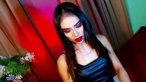 miss yasii online show from 12.22.24