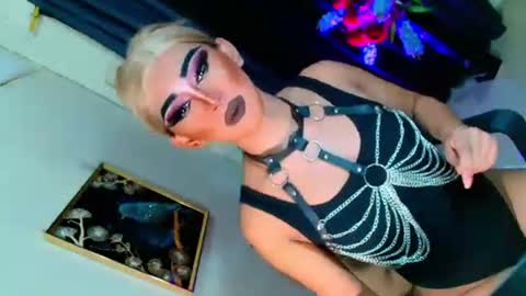 Snapshot of yasii19 chatting on 10.19.25 miss yasii online show from 10.19.25