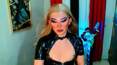 Snapshot of yasii19 chatting on 10.22.25 miss yasii online show from 10.22.25