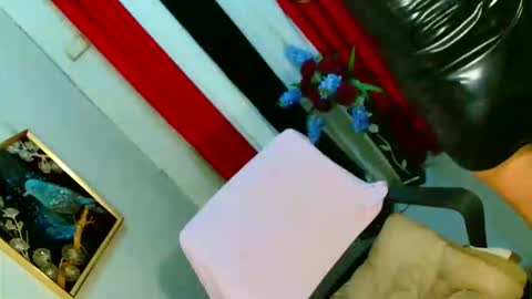 Snapshot of yasii19 chatting on 11.15.25 miss yasii online show from 11.15.25