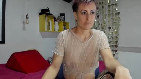 Snapshot of yasmin_goldenst chatting on 02.06.25 Yasemin online show from 02.06.25