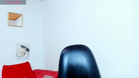 Snapshot of yasmin_goldenst chatting on 11.01.25 Yasemin online show from 11.01.25