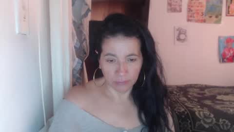 Snapshot of yasmin_love85 chatting on 03.10.25 yasmin_love85 online show from 03.10.25