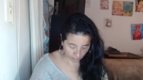 Snapshot of yasmin_love85 chatting on 09.24.25 yasmin_love85 online show from 09.24.25